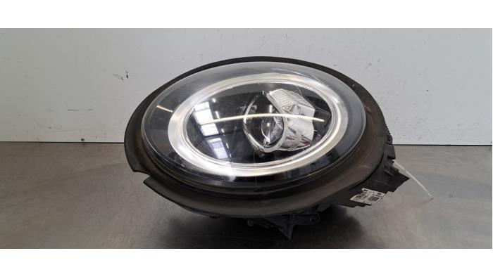 Używane Reflektor lewy Mini Clubman (F54) 1.5 One D 12V Cena € 459,80 Z VAT oferowane przez Autohandel Didier
