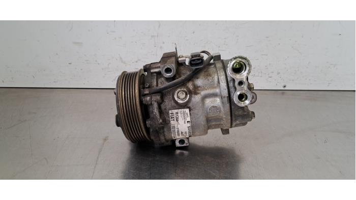 Usagé Pompe clim Fiat Doblo Cargo (263) 1.3 D Multijet Prix € 102,85 Prix TTC proposé par Autohandel Didier