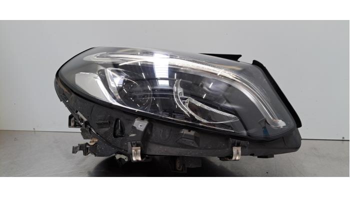 Używane Reflektor prawy Mercedes B (W246/W242) 2.1 B-200 CDI BlueEFFICIENCY, B-200d 16V Cena € 756,25 Z VAT oferowane przez Autohandel Didier