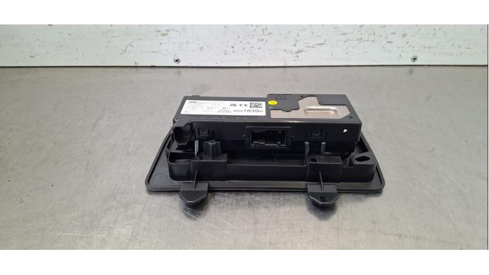 Usados Módulo Bluetooth Opel Corsa F (UB/UH/UP) 1.2 Turbo 12V 100 Precio € 121,00 IVA incluido ofrecido por Autohandel Didier