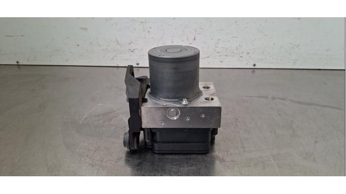 Usagé Bloc ABS Volkswagen Polo VI (AW1) 1.0 MPI 12V Prix € 60,50 Prix TTC proposé par Autohandel Didier