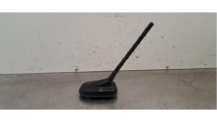 Używane Antena Volkswagen Polo VI (AW1) 1.0 MPI 12V Cena € 30,25 Z VAT oferowane przez Autohandel Didier