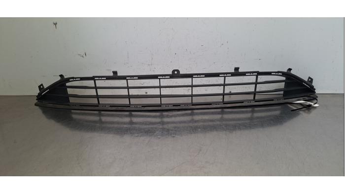 Begagnade Grill Ford Fiesta 7 1.1 Ti-VCT 12V 75 Pris € 24,20 Inklusive moms erbjuds av Autohandel Didier