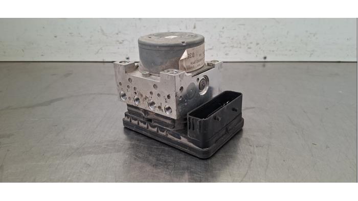 Begagnade ABS-pump Ford Fiesta 7 1.1 Ti-VCT 12V 75 Pris € 199,65 Inklusive moms erbjuds av Autohandel Didier