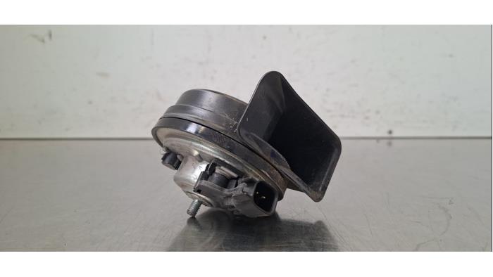Używane Klakson Ford Fiesta 7 1.1 Ti-VCT 12V 75 Cena € 24,20 Z VAT oferowane przez Autohandel Didier
