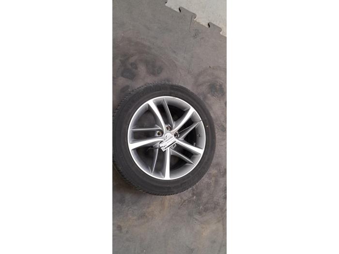 Begagnade Hjul + däck MG HS/EHS I (AS23) 1.5 EHS T-GDI Hybrid Pris € 199,65 Inklusive moms erbjuds av Autohandel Didier