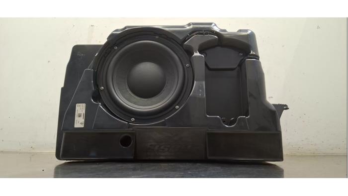 Używane Subwoofer Porsche Macan (95B) 2.0 16V Turbo Cena € 133,10 Z VAT oferowane przez Autohandel Didier