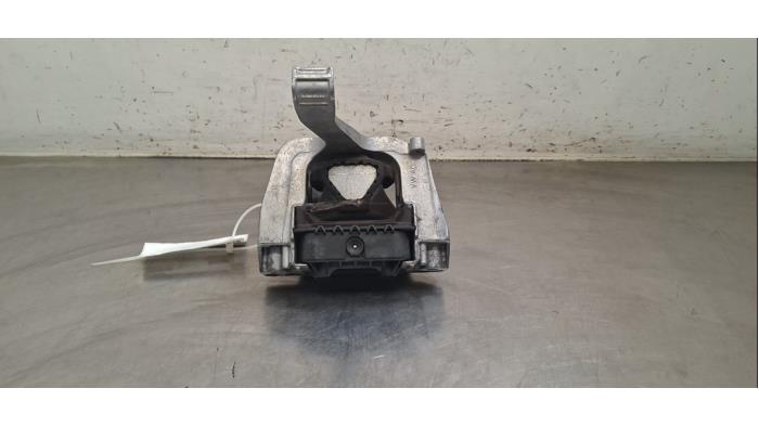 Usagé Support moteur Audi A3 Sportback (8YA) 1.5 35 TFSI 16V Mild Hybrid Prix € 54,45 Prix TTC proposé par Autohandel Didier