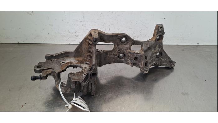 Usagé Support dynamo bas Volkswagen Tiguan (AD1) 2.0 TDI 16V BlueMotion Technology SCR Prix € 42,35 Prix TTC proposé par Autohandel Didier