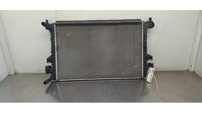 Usagé Radiateur Audi A3 Sportback (8YA) 1.5 35 TFSI 16V Mild Hybrid Prix € 102,85 Prix TTC proposé par Autohandel Didier