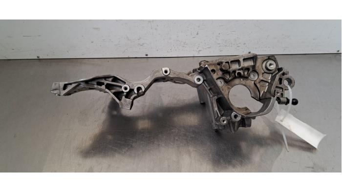 Usagé Support dynamo bas Volkswagen Passat Variant (3G5) 2.0 TDI 16V 150 Prix € 42,35 Prix TTC proposé par Autohandel Didier