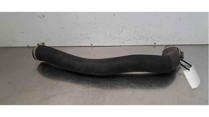 Gebrauchte Intercooler Schlauch DS Automobiles DS 7 Crossback 2.0 BlueHDi 180 Preis € 24,20 Mit Mehrwertsteuer angeboten von Autohandel Didier