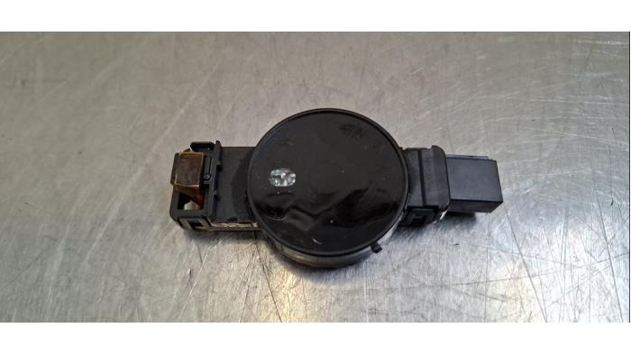Begagnade Regnsensor Audi e-tron Sportback (GEA) 50 Pris € 30,25 Inklusive moms erbjuds av Autohandel Didier