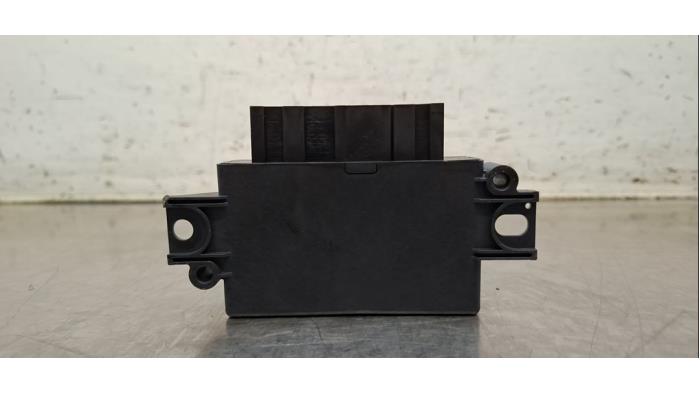 Begagnade PDC-modul Ford Fiesta 7 1.0 EcoBoost 12V 100 Pris € 30,25 Inklusive moms erbjuds av Autohandel Didier
