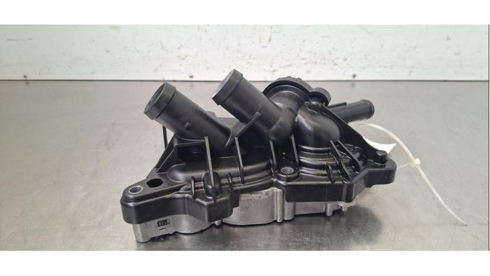 Usagé Pompe à eau Volkswagen Golf VII (AUA) 1.0 TSI 12V BlueMotion Prix € 48,40 Prix TTC proposé par Autohandel Didier