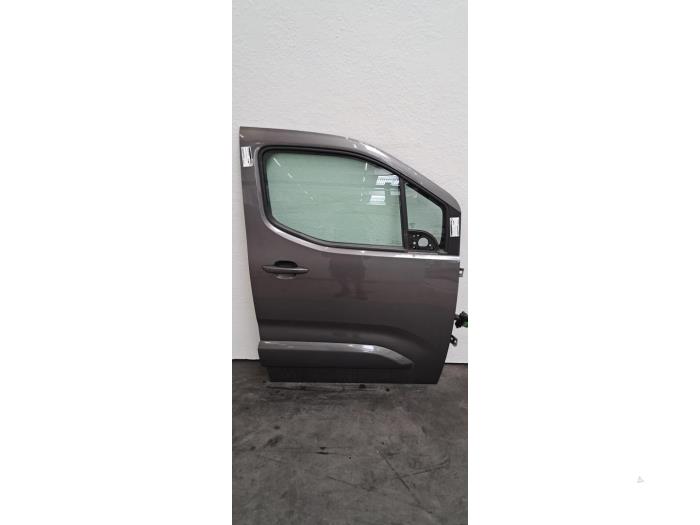 Begagnade Framdörr, 4-dörrars, höger Citroen Berlingo 1.5 BlueHDi 130 Pris € 532,40 Inklusive moms erbjuds av Autohandel Didier