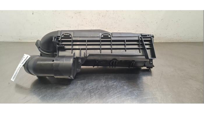 Begagnade Luftfilterhus Citroen C5 X (NC/ND) 1.6 Hybrid 225 Pris € 42,35 Inklusive moms erbjuds av Autohandel Didier
