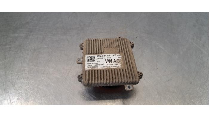 Używane Modułowy reflektor LED Volkswagen Golf VIII (CD1) 1.4 GTE 16V Cena € 66,55 Z VAT oferowane przez Autohandel Didier