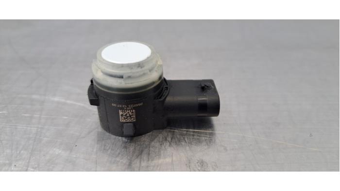 Usados Sensor PDC Renault Rafale (DHN) 1.2 E-Tech full hybrid 200 Precio € 24,20 IVA incluido ofrecido por Autohandel Didier