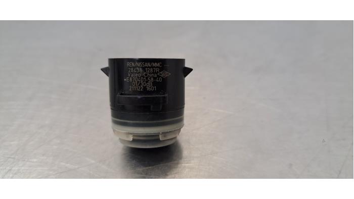 Usados Sensor PDC Renault Rafale (DHN) 1.2 E-Tech full hybrid 200 Precio € 24,20 IVA incluido ofrecido por Autohandel Didier
