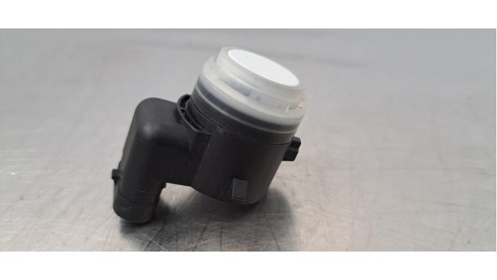 Usados Sensor PDC Renault Rafale (DHN) 1.2 E-Tech full hybrid 200 Precio € 24,20 IVA incluido ofrecido por Autohandel Didier