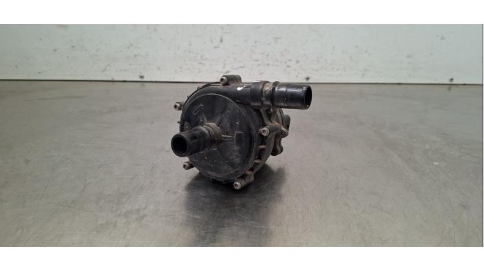 Begagnade Extra vattenpump Kia EV9 (MV1) 99.8 kWh Pris € 102,85 Inklusive moms erbjuds av Autohandel Didier