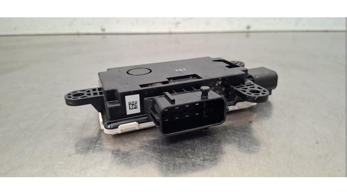 Usagé Ordinateur refroidisseur Kia EV9 (MV1) 99.8 kWh Prix € 102,85 Prix TTC proposé par Autohandel Didier