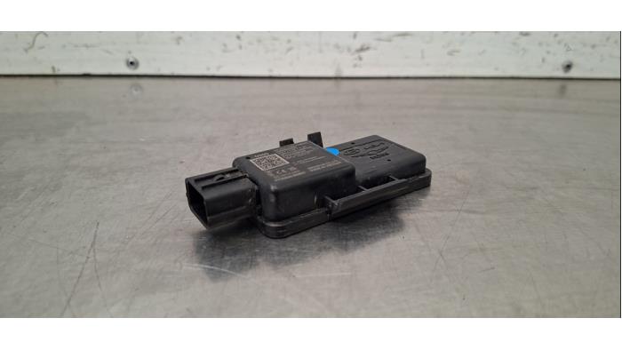 Używane Keyless Entry-Antena Kia EV9 (MV1) 99.8 kWh Cena € 60,50 Z VAT oferowane przez Autohandel Didier