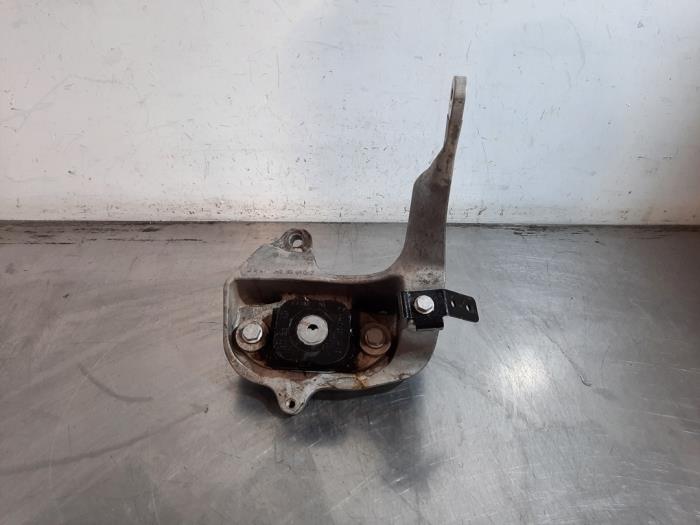 Engine mount Mercedes EQV, 2020 300, MPV, Electric, 150kW (204pk), FWD, EM780702, 2020-06, 447.813; 447.815 (Used)