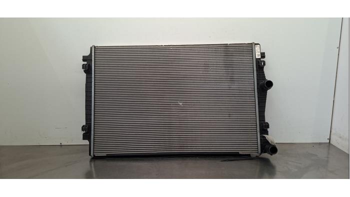 Usagé Radiateur Cupra Formentor 1.4 e-Hybrid 16V Prix € 96,80 Prix TTC proposé par Autohandel Didier