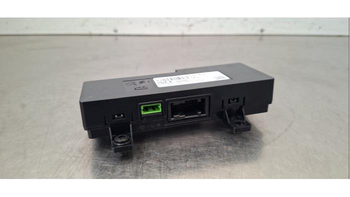 Begagnade Bluetooth-modul Peugeot 5008 II (M4/MC/MJ/MR) 1.2 12V e-THP PureTech 130 Pris € 48,40 Inklusive moms erbjuds av Autohandel Didier