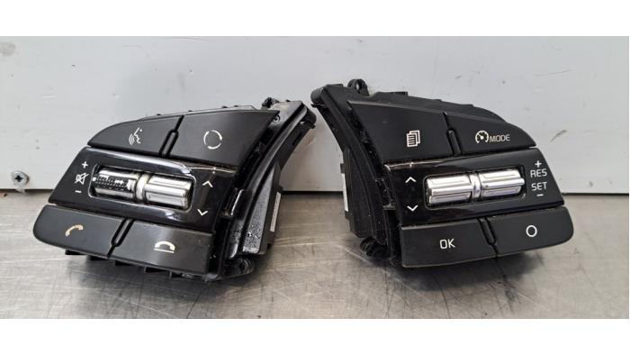 Używane Przelacznik (rózne) Kia Ceed (CDB5/CDBB) 1.0i T-GDi 12V Cena € 102,85 Z VAT oferowane przez Autohandel Didier