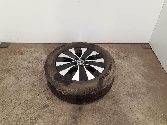 Begagnade Hjul + vinterdäck Mercedes EQV 300 Pris € 266,20 Inklusive moms erbjuds av Autohandel Didier