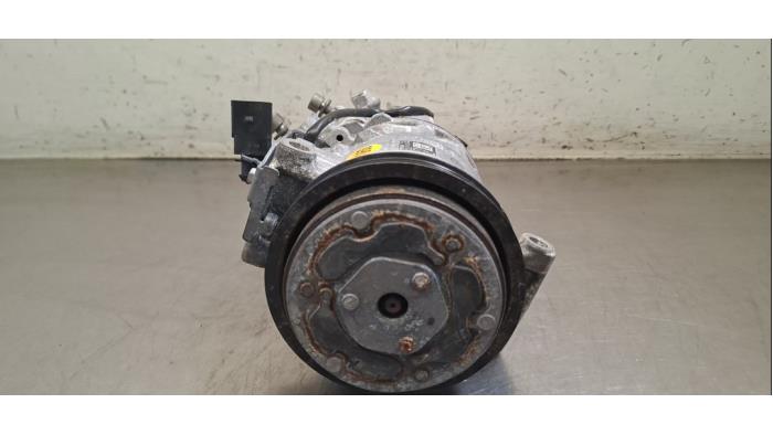 Usagé Pompe clim Audi RS Q8 4.0 V8 32V RS TFSI Mild Hybrid Quattro Prix € 399,30 Prix TTC proposé par Autohandel Didier