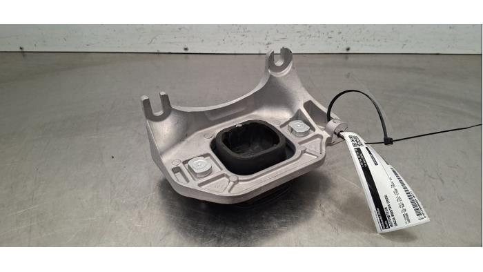 Used Engine mount Dacia Bigster 1.8 Hybrid 155 16V Price € 42,35 Inclusive VAT offered by Autohandel Didier