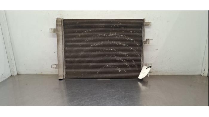 Klima Kondensor Mercedes CLA (118.3), 2019 1.3 CLA-200 Turbo 16V, Limousine, 4-tr, Benzin, 1.332cc, 120kW (163pk), FWD, M282914, 2019-03, 118.387 (Gebraucht)