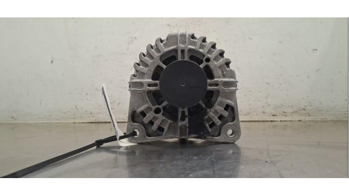 Gebrauchte Dynamo Renault Trafic (1FL/2FL/3FL/4FL) 2.0 dCi 16V 130 Preis € 211,75 Mit Mehrwertsteuer angeboten von Autohandel Didier