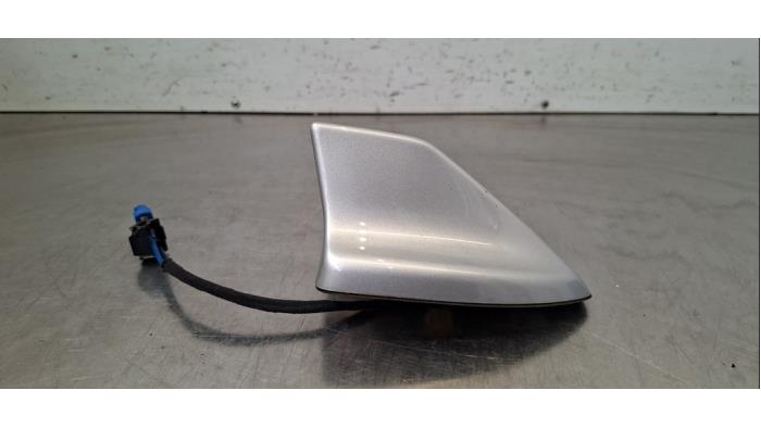 Begagnade Antenn Ford Focus 4 1.0 Ti-VCT EcoBoost 12V 125 Pris € 24,20 Inklusive moms erbjuds av Autohandel Didier