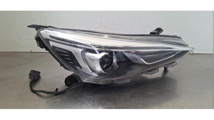 Używane Reflektor prawy MG MG3 Cena € 423,50 Z VAT oferowane przez Autohandel Didier