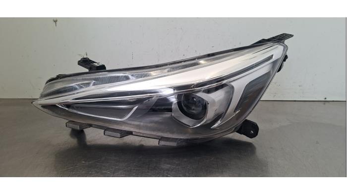 Używane Reflektor lewy MG MG3 Cena € 605,00 Z VAT oferowane przez Autohandel Didier