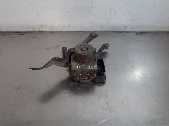 ABS-pump Toyota GT 86 (ZN), 2012 2.0 16V, Kupé, 2 dörrar, Bensin, 1.998cc, 147kW (200pk), RWD, FA20D; 4UGSE, 2012-03, ZN1; ZN6; ZNA (Begagnad)