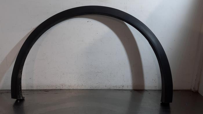 Rear wheel arch trim