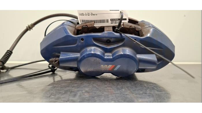Brake discs and calipers set – 6799469
