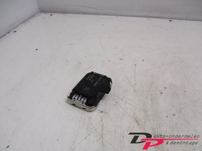 Begagnade Regnsensor Volvo C30 (EK/MK) 1.6 D 16V Pris € 5,00 Marginaltabell erbjuds av DP Auto-onderdelen & Demontage