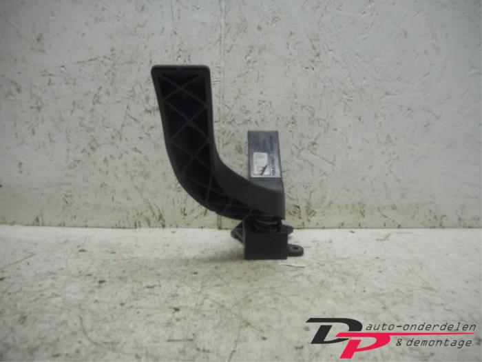 Accelerator pedal from a Ford Focus 1 Wagon 1.8 TDdi 2001