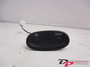 Used Cruise control switch Toyota Yaris (P1) 1.4 D-4D Price € 11,70 Margin scheme offered by DP Auto-onderdelen & Demontage
