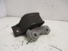 Engine mount from a Opel Corsa C (F08/68) 1.2 16V Twin Port 2005