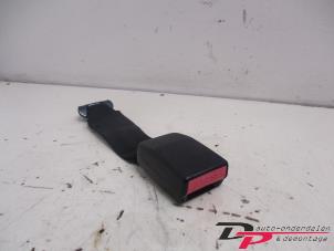 Used Rear seatbelt buckle, left Peugeot 206 (2A/C/H/J/S) 1.4 HDi Price € 7,20 Margin scheme offered by DP Auto-onderdelen & Demontage