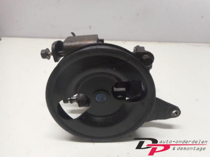 Usagé Pompe de direction Mitsubishi Lancer (CK/CN/CP) 1.3 EL,GLX 12V Prix € 22,50 Règlement à la marge proposé par DP Auto-onderdelen & Demontage
