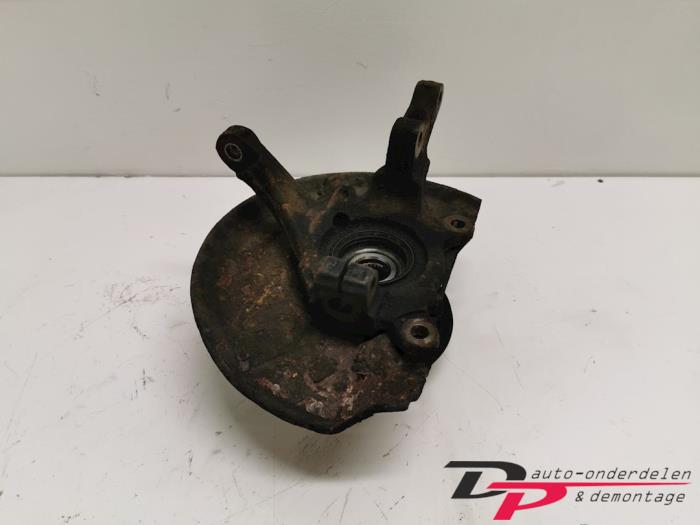 Front wheel hub from a Mitsubishi Space Star (DG) 1.9 DI-D 2001
